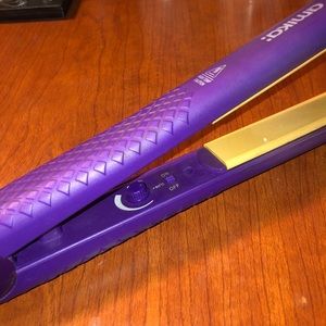 Amika Hair Straightener